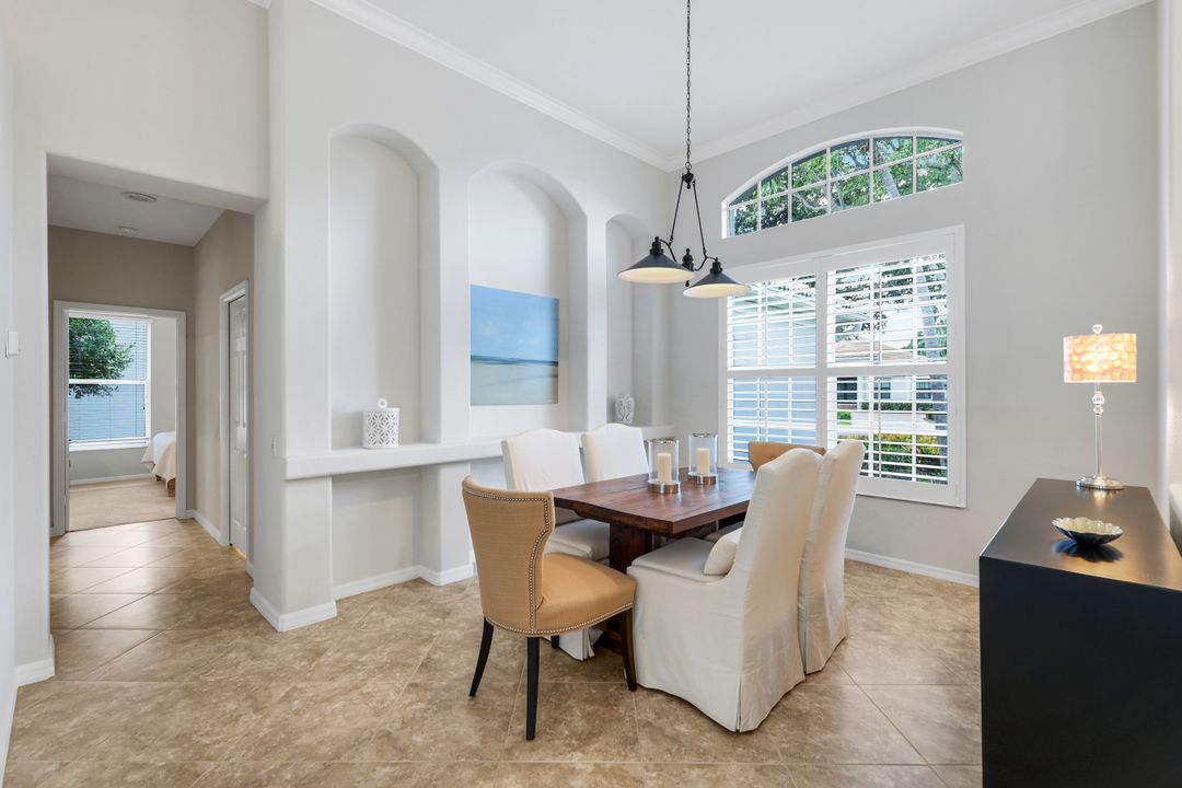 1932 Springberry Cir, Naples, FL 34109