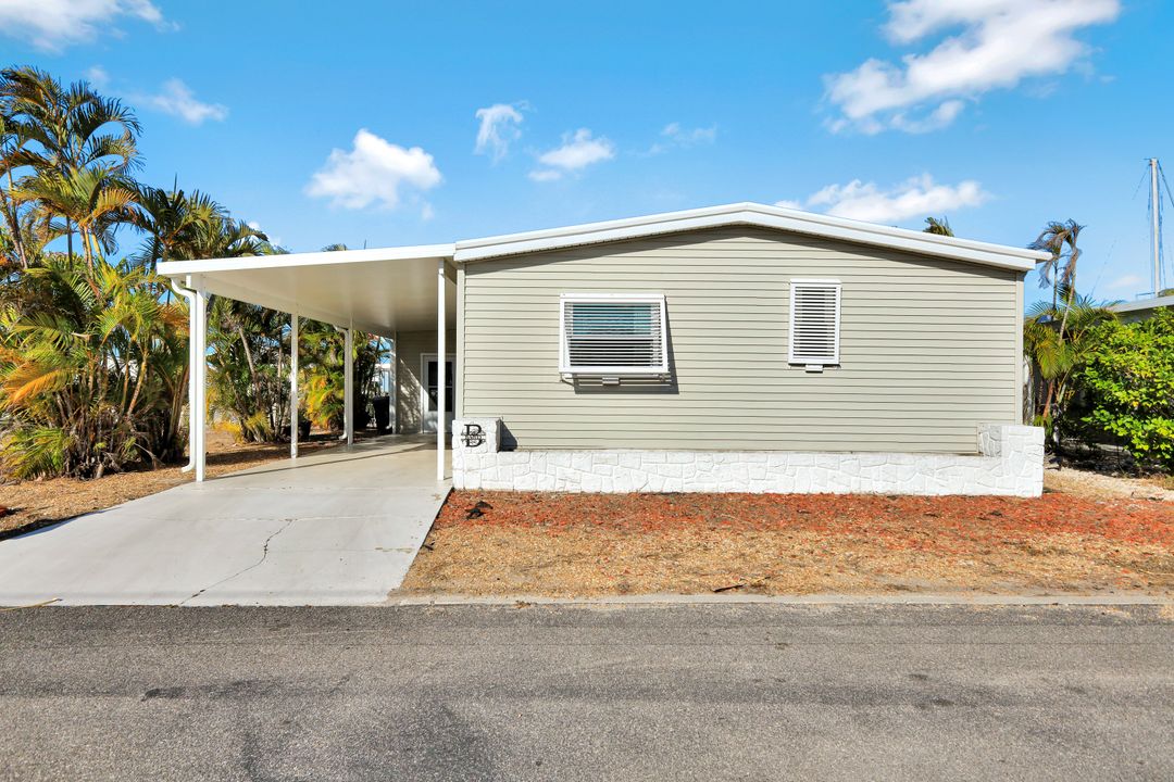 2971 Bounty Ln, Saint James City, FL 33956