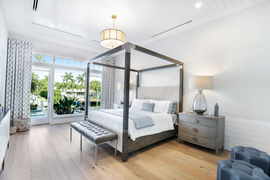 1501 Bluefin Ct, Naples, FL 34102