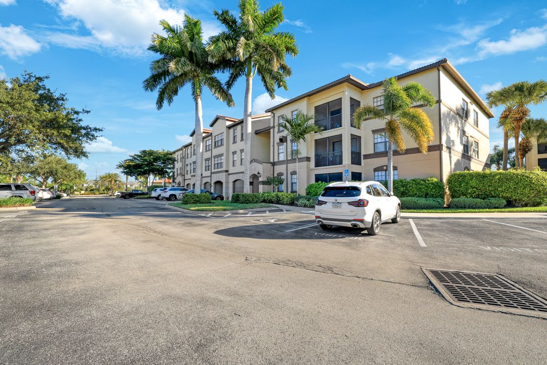 13010 Positano Cir #203, Naples, FL 34105