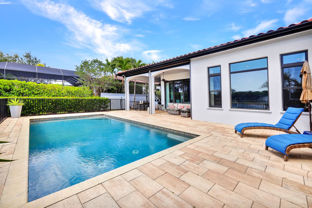 16811 Cabreo Dr, Naples, FL 34110