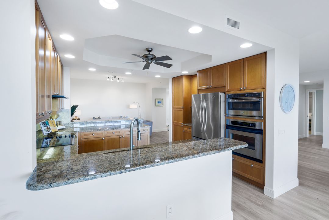 455 Cove Tower Dr #902, Naples, FL 34110