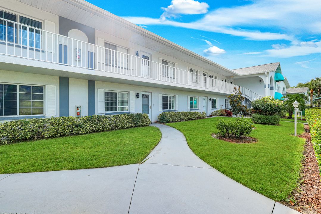 228 Belina Dr #606, Naples, FL 34104