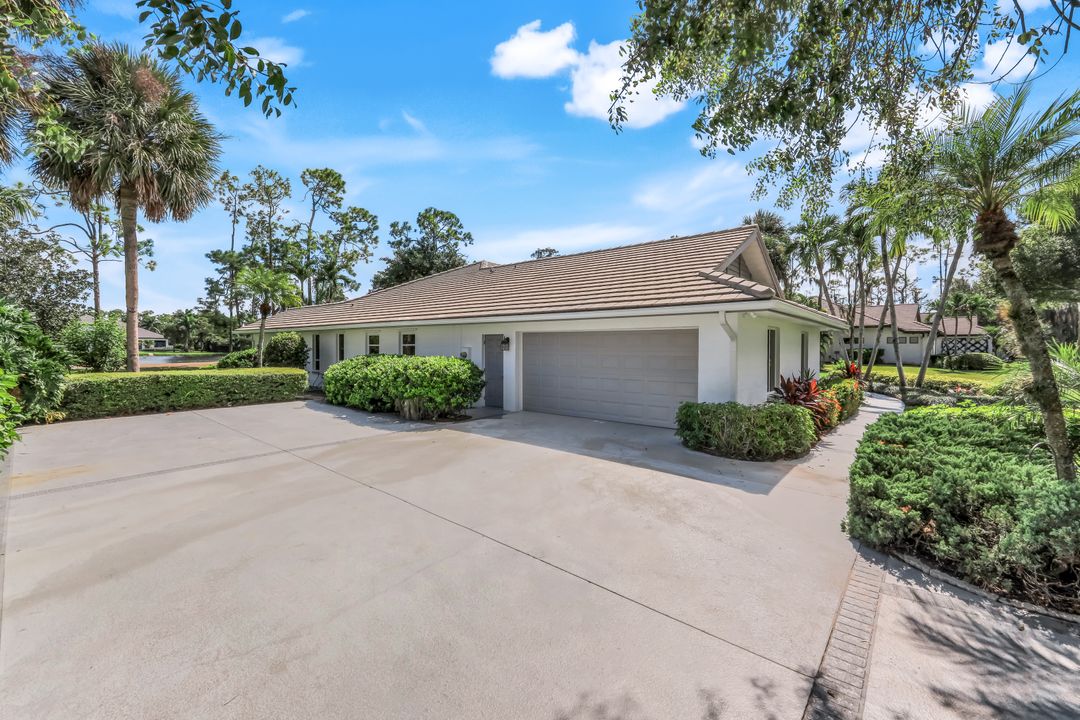 12888 Valewood Dr, Naples, FL 34119