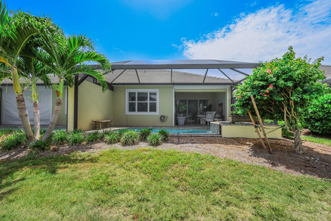 5878 Haiti Dr, Naples, FL 34113