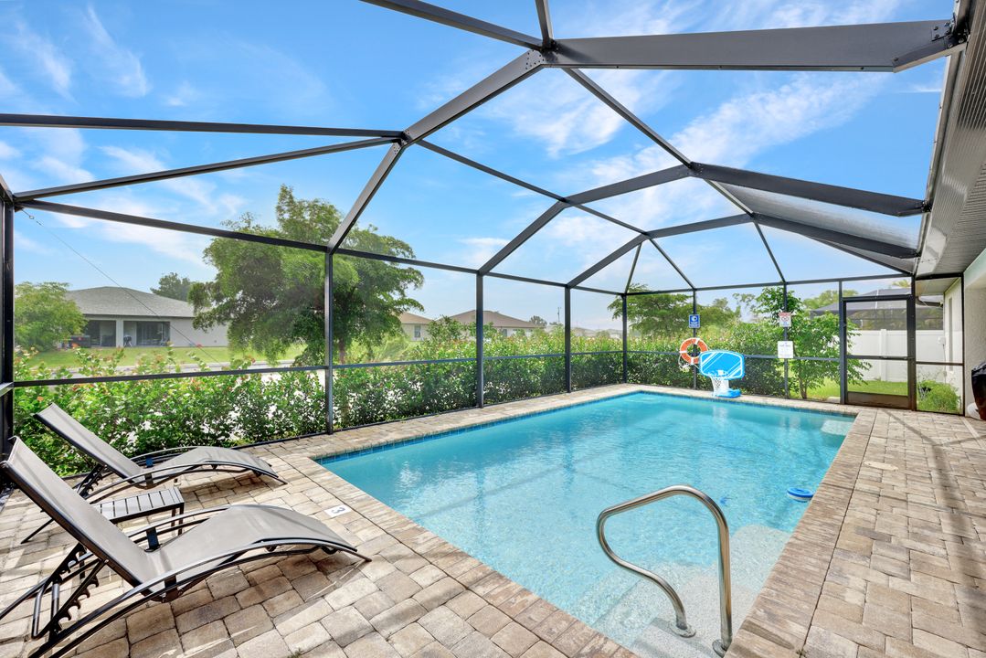 606 SE 4th St, Cape Coral, FL 33990