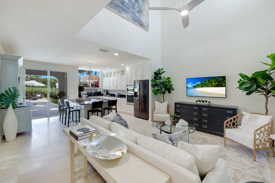 211 Via Napoli, Naples, FL 34105