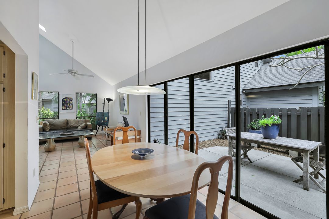 1329 Solana Rd, Naples, FL 34103