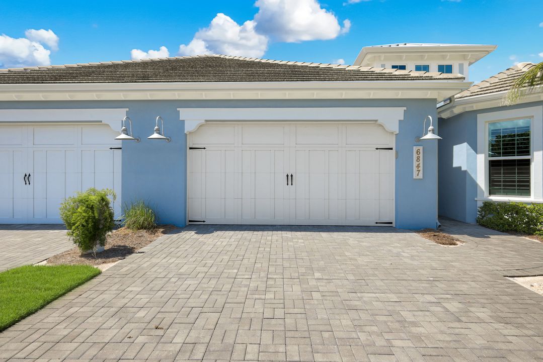 6847 Saona CT, Naples, FL 34113