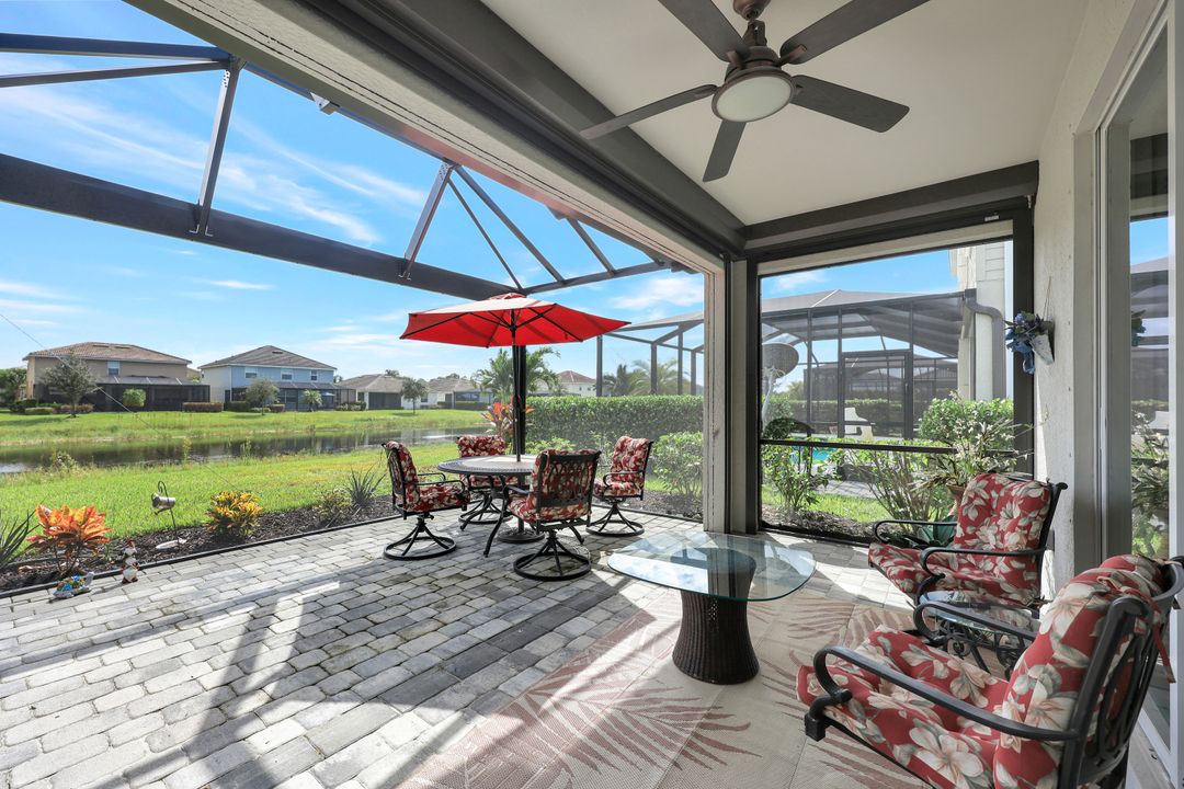 2174 Clementine St, Naples, FL 34120