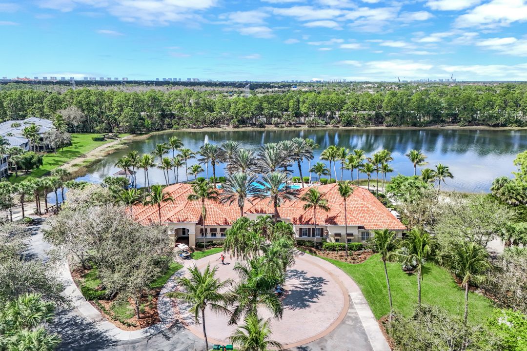 2040 Tarpon Bay Dr N #201, Naples, FL 34119