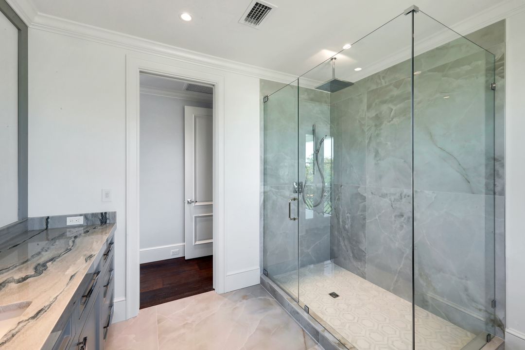 1690 Chesapeake Ave, Naples, FL 34102