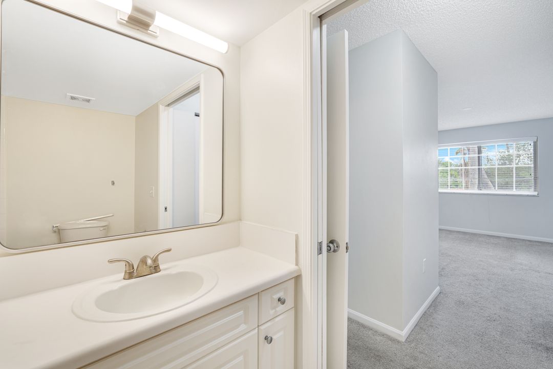 1205 Wildwood Lakes Blvd #305, Naples, FL 34104