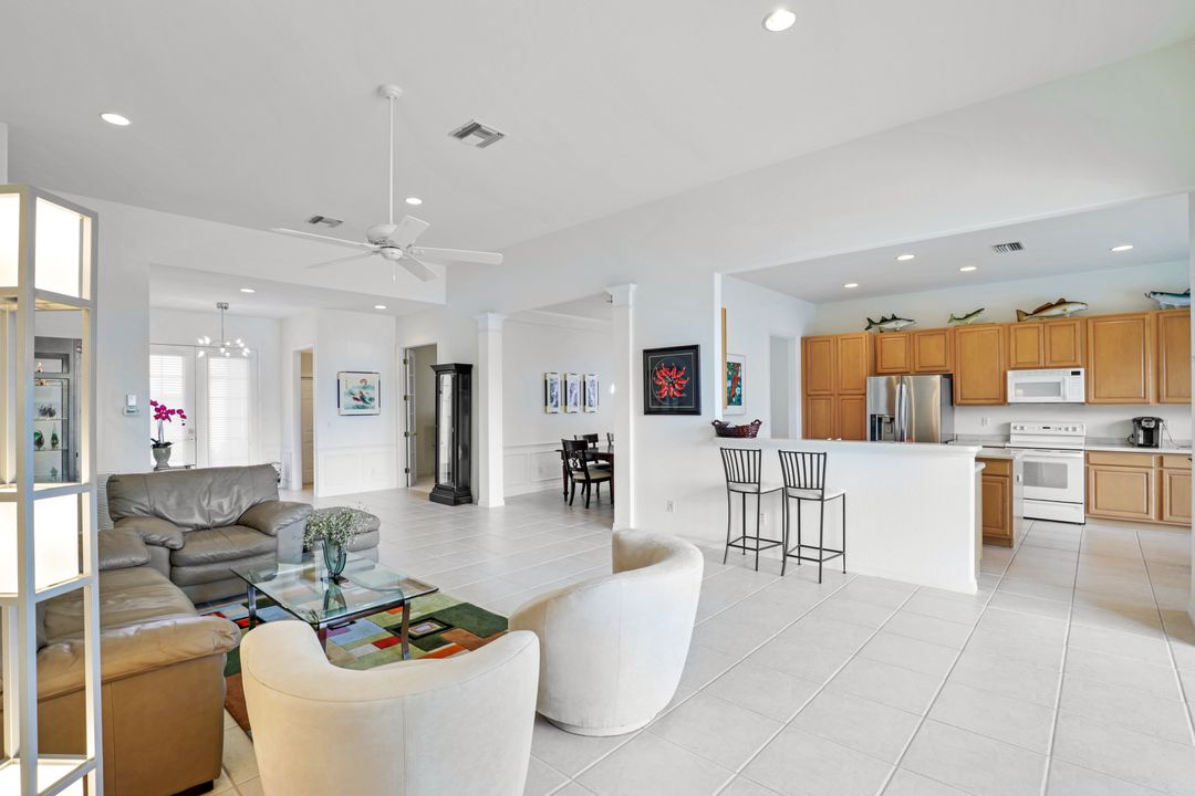 9956 St Moritz Dr, Miromar Lakes, FL 33913