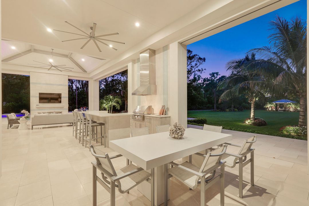 125 Caribbean Rd, Naples, FL 34108