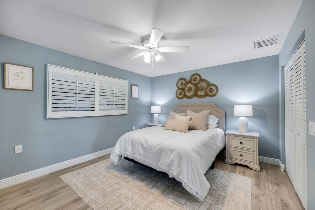 517 Parkwood Ln, Naples, FL 34103