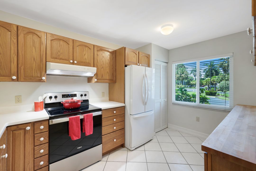 3051 Sandpiper Bay Cir #I101, Naples, FL 34112