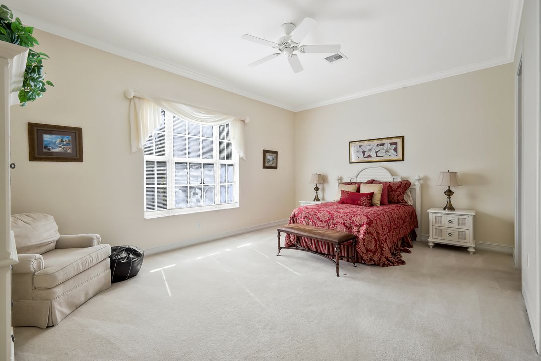 5025 Blauvelt Way #202, Naples, FL 34105