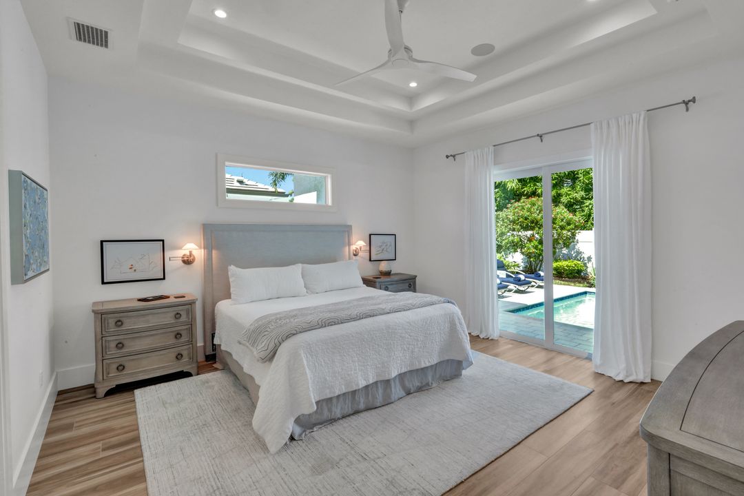 553 106th Ave N, Naples, FL 34108