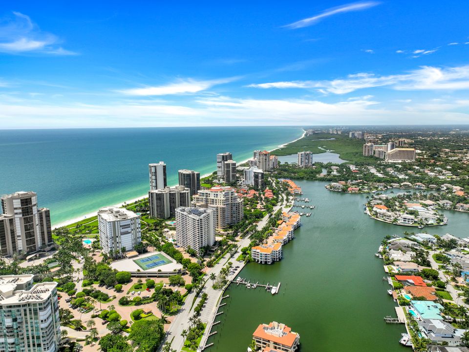4451 Gulf Shore Blvd N #703, Naples, FL 34103