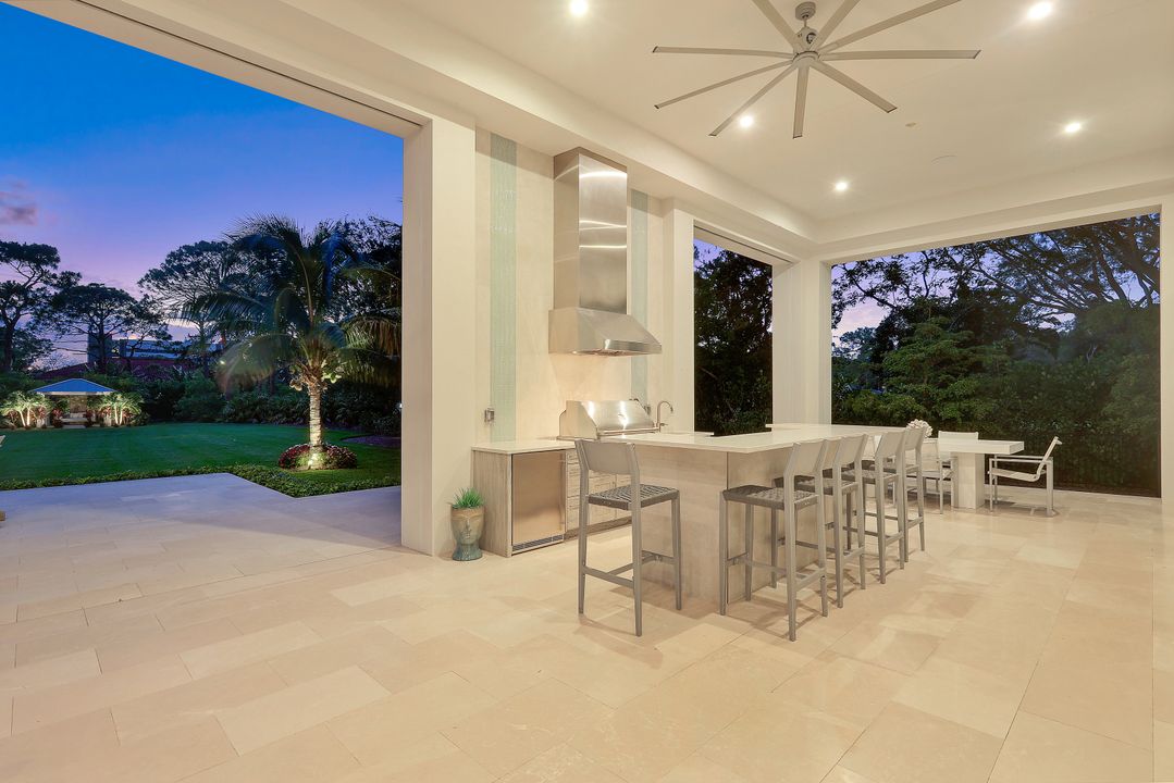 125 Caribbean Rd, Naples, FL 34108