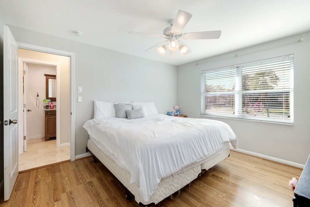 5203 Selby Dr, Fort Myers, FL 33919