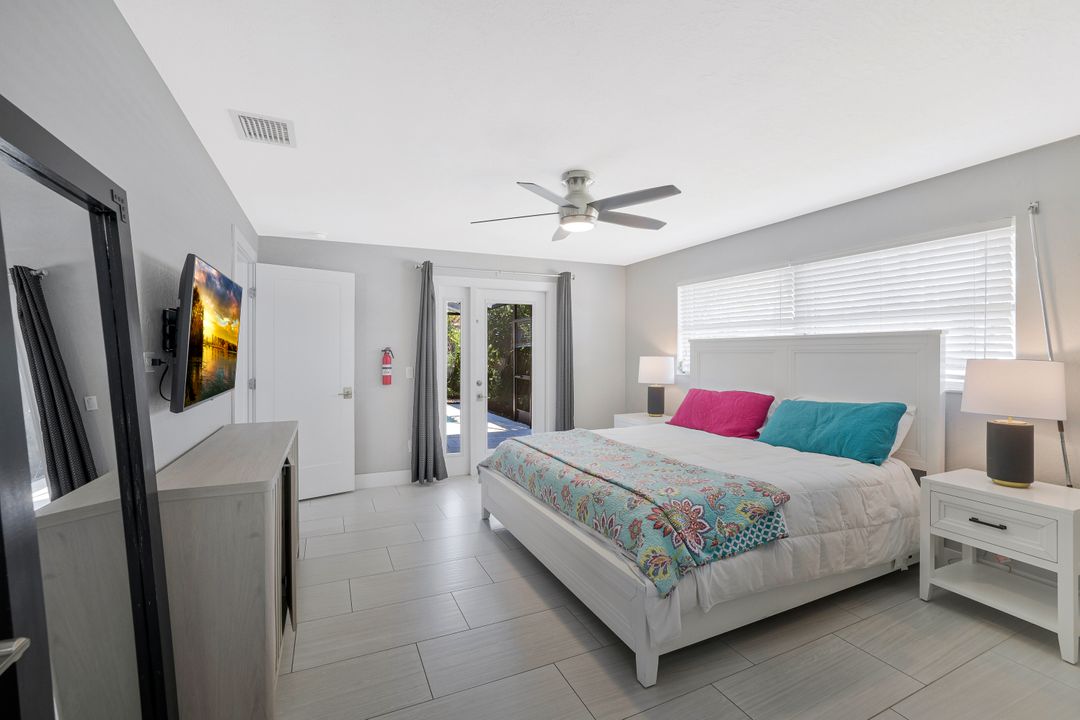 291 W Flamingo Cir, Marco Island, FL 34145