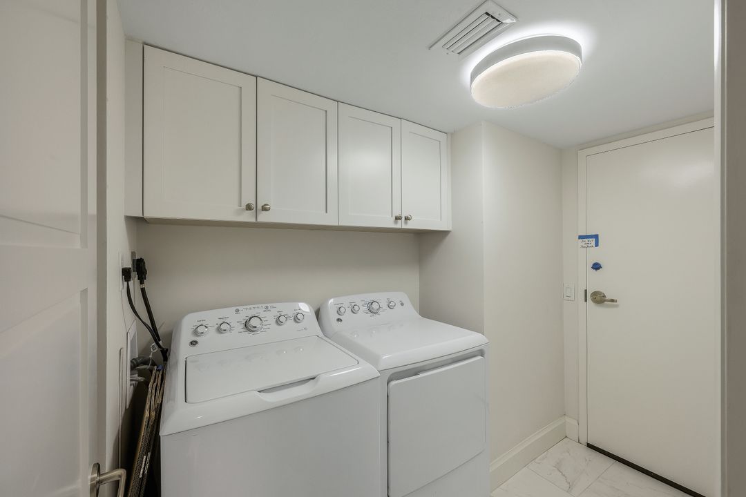 4041 Gulf Shore Blvd N #PH-6, Naples, FL 34103