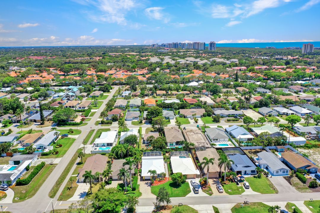 688 94th Ave N, Naples, FL 34108