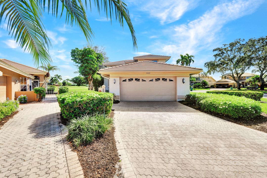 10339 Quail Crown Dr, Naples, FL 34119