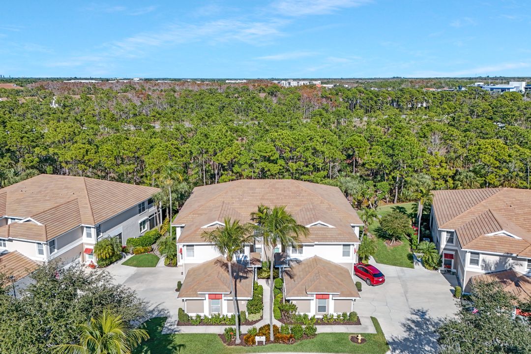 905 Carrick Bend Cir #201, Naples, FL 34110