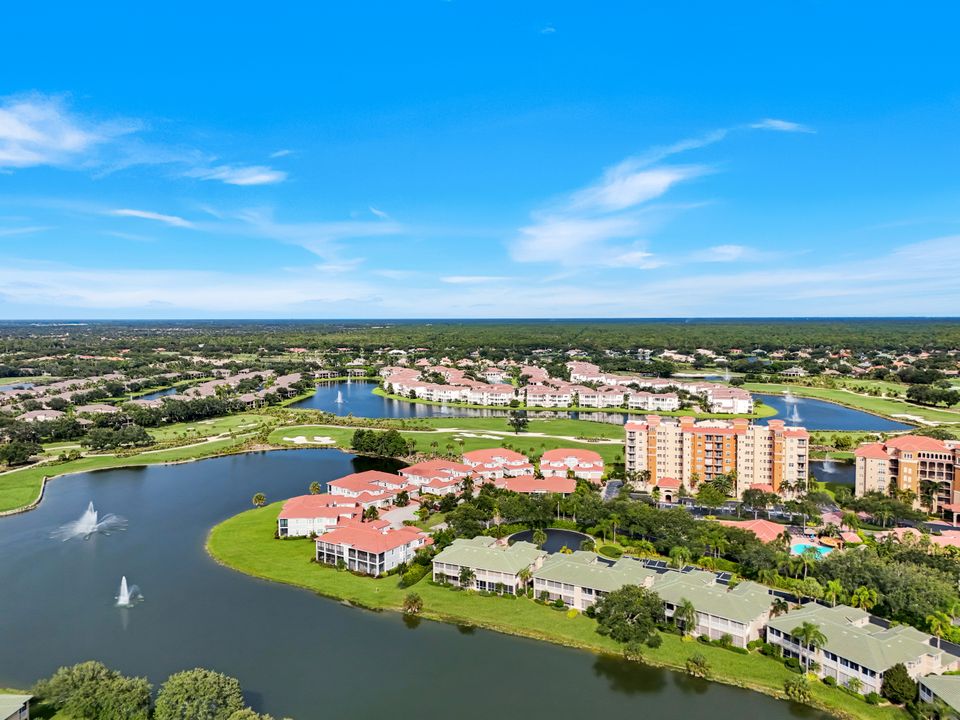 608 El Camino Real #201, Naples, FL 34119