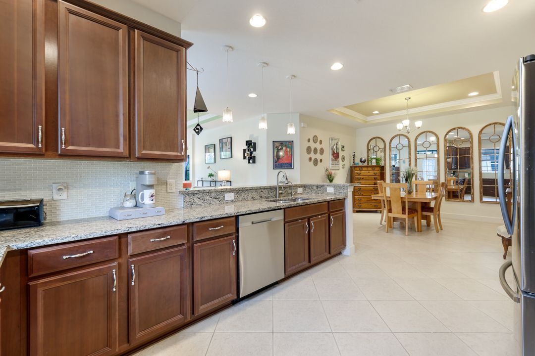 10436 Peso Del Rio Dr, Fort Myers, FL 33908