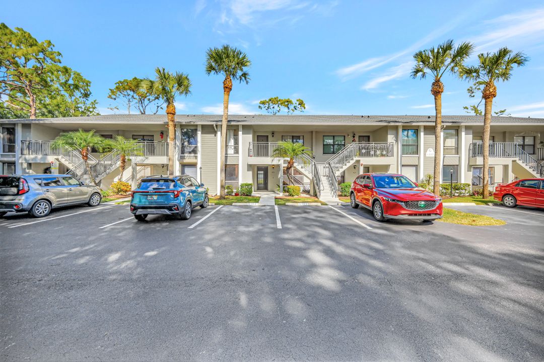 1227 Commonwealth Cir, Naples, FL 34116