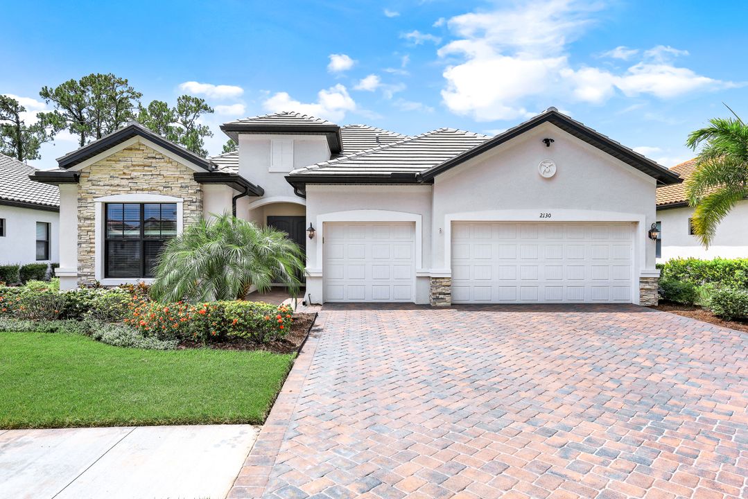2130 Antigua Ln, Naples, FL 34120