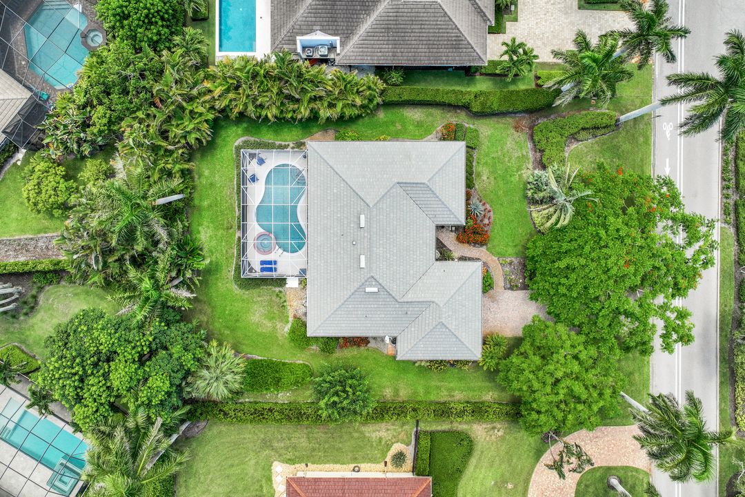 727 Park Shore Dr, Naples, FL 34103
