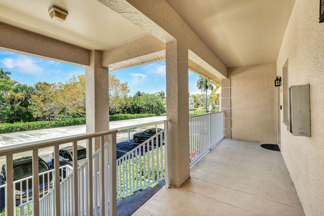 326 Bradstrom Cir # F-204, Naples, FL 34113