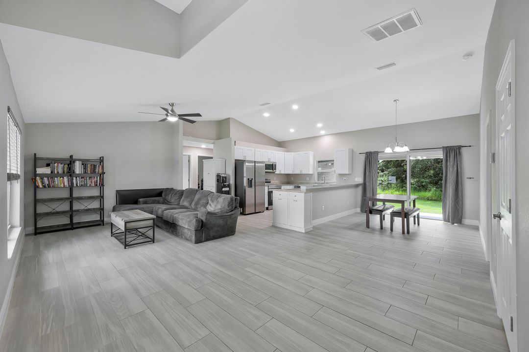 1417 Acacia Ave, Lehigh Acres, FL 33972