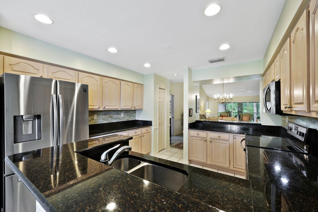 242 Via Perignon, Naples, FL 34119