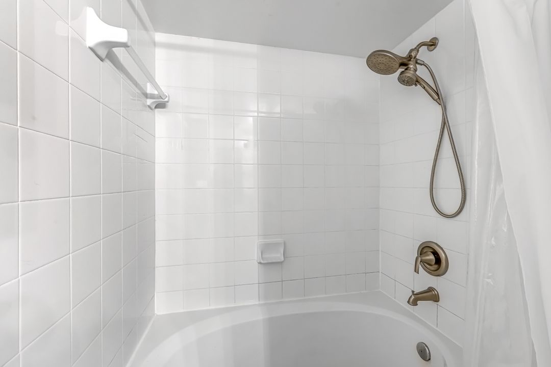 8851 Colonnades Ct W #126, Bonita Springs, FL 34135