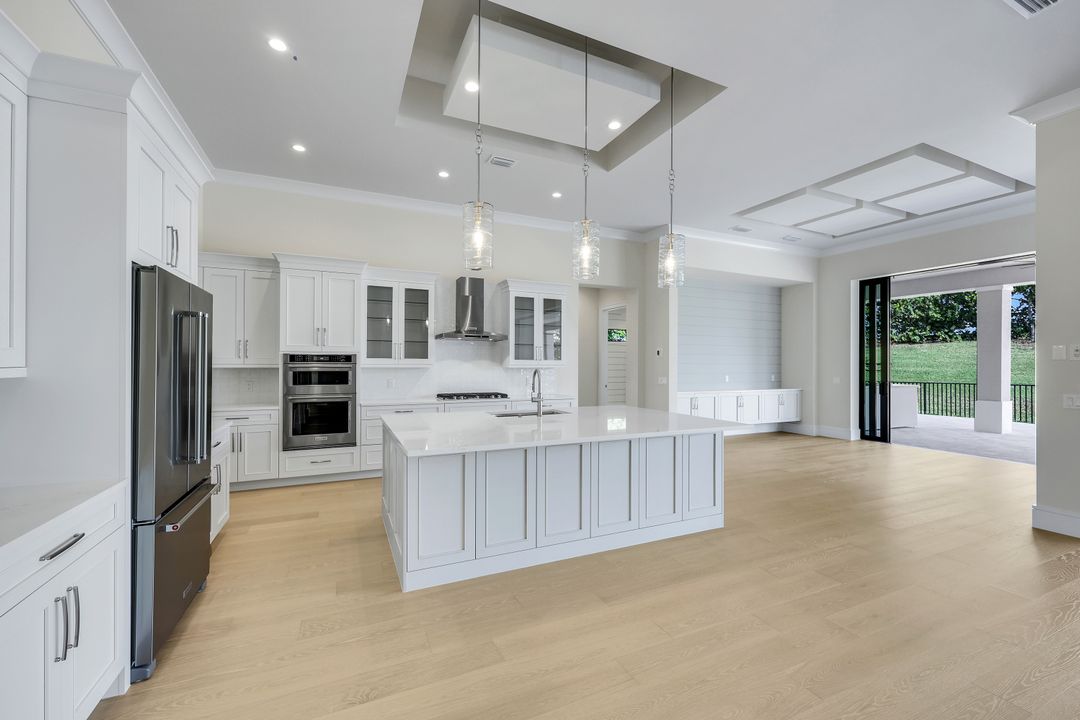 14282 Charthouse Cir, Naples, FL 34114