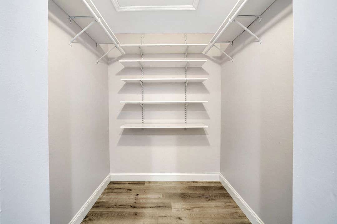 648 Mardel Ct #708, Naples, FL 34104