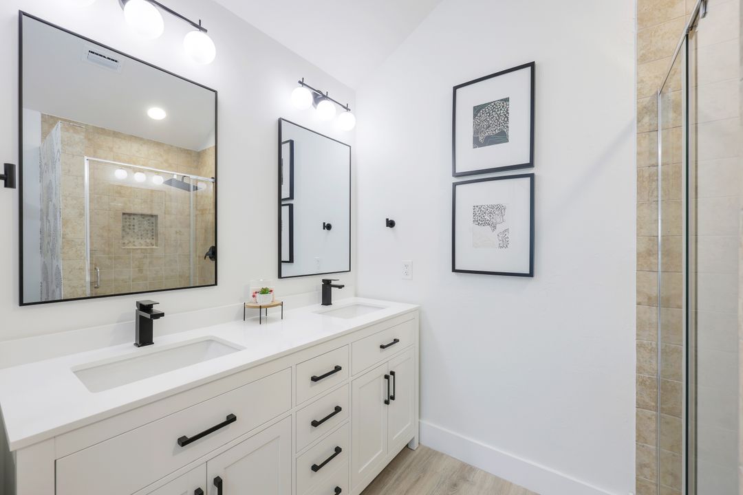 1588 Weybridge Cir, Naples, FL 34110