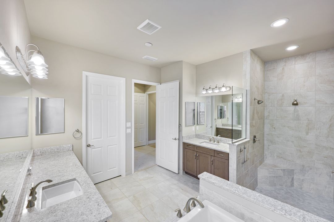 4394 Caldera Cir, Naples, FL 34119