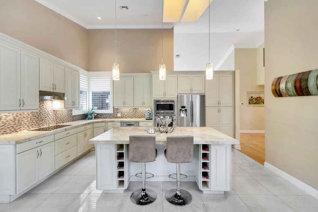 6619 Trident Way, Naples, FL 34108