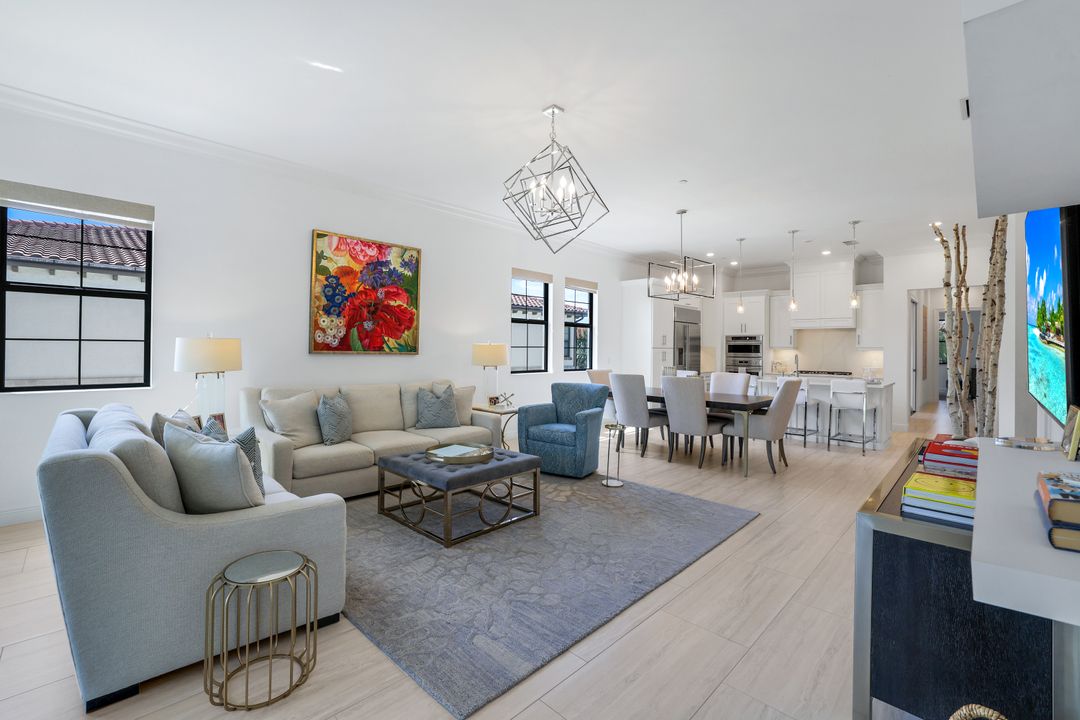 16374 Viansa Wy #302, Naples, FL 34110