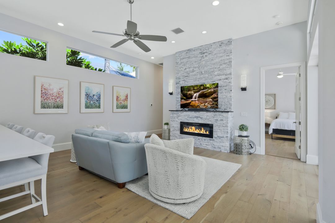 109 Greenfield Ct, Naples, FL 34110