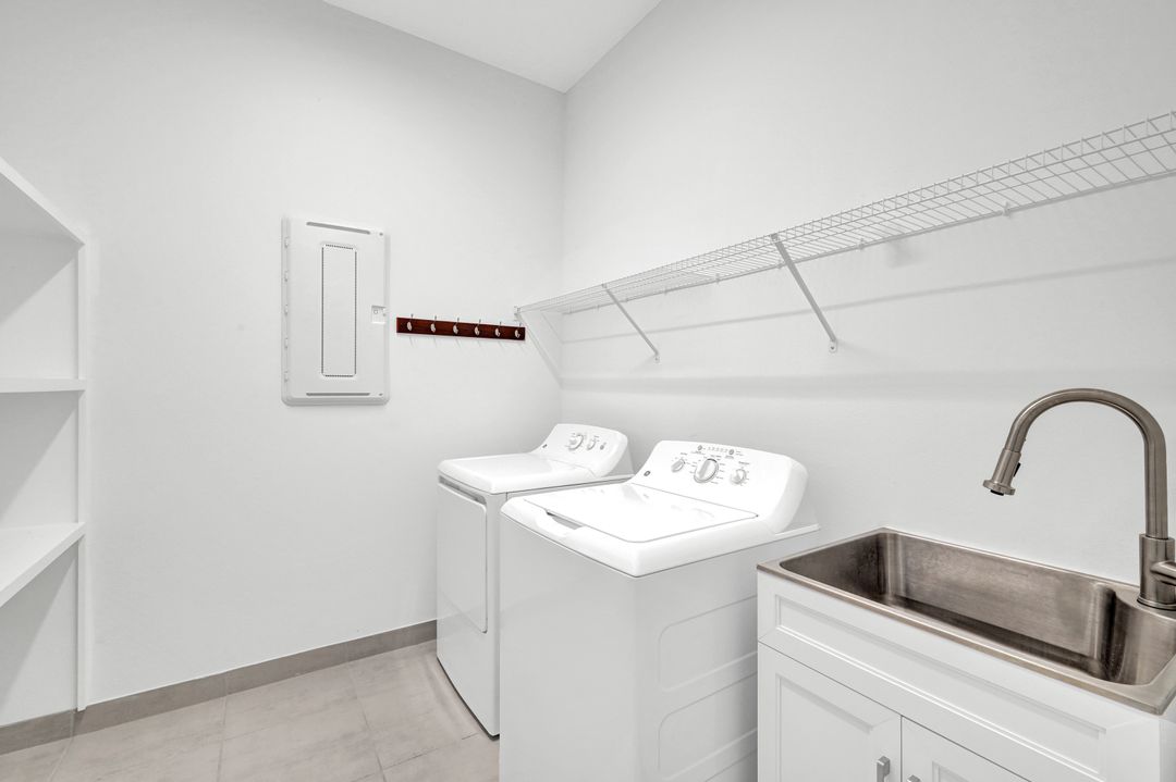 12261 Windamere Trl, Naples, FL 34120