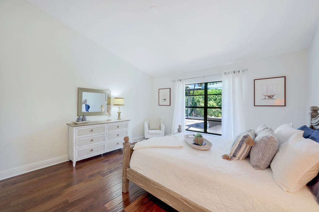 430 Cypress Way E, Naples, FL 34110