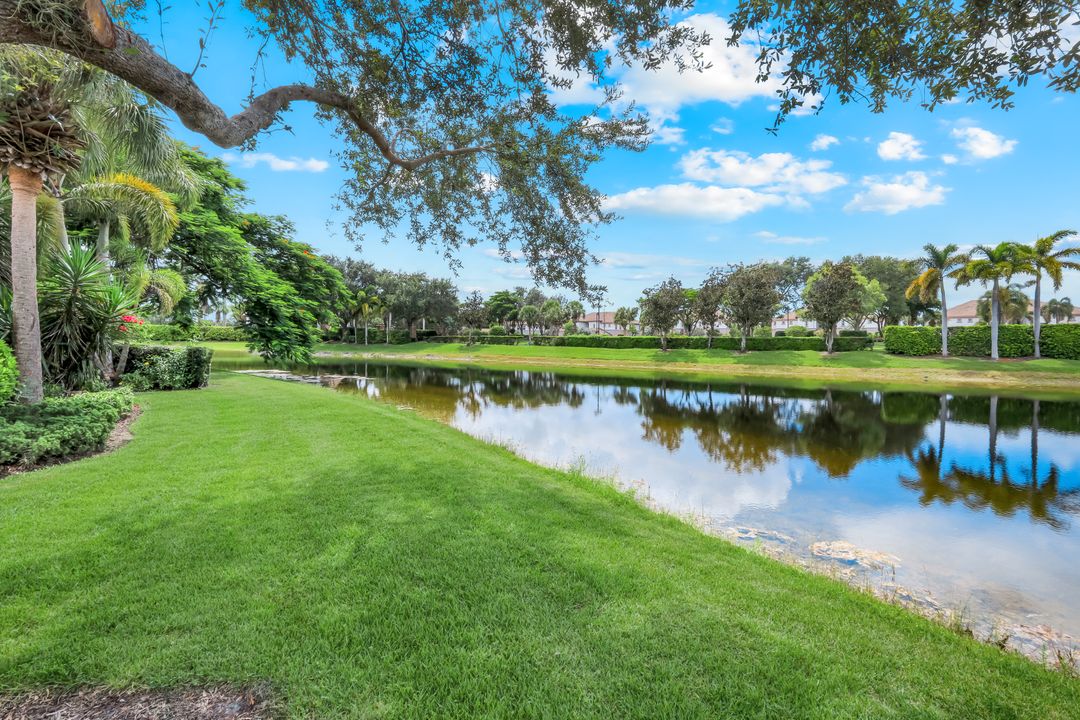 8776 Hideaway Harbor Ct, Naples, FL 34120